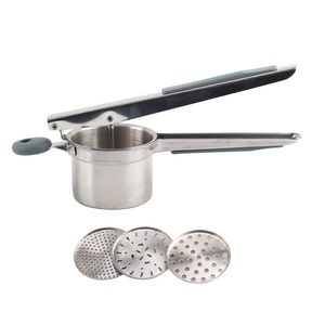 Prensa de Patatas de Acero Inoxidable, Triturador de Patatas Resistente, Prensa de Frutas con 3 Discos Intercambiables y Mango de Silicona - Product Image 1