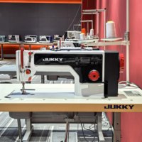 Machine à coudre industrielle à point droit à grande vitesse JUKKY 9810 à tête unique avec moteur 220/110V, machine industrielle pour coudre le jean