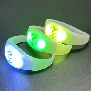 Pulsera de luces intermitentes para conciertos de graduación Fiestas Festivales Celebraciones Ramadán Día de San Valentín Día del Padre - Product Image 2