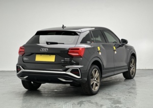 รถยนต์มือสอง <span class=keywords><strong>Audi</strong></span> Q2L ปี 2023 รุ่น 35 TFSI Dark Turbo R18 ผ้าหุ้มเบาะแบบแฟชั่น ดีไซน์ไดนามิก ระยะทาง 12,704 ไมล์ เครื่องยนต์ 2.0T 150 แรงม้า พวงมาลัยซ้าย - Product Image 3