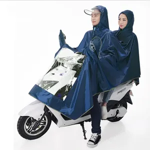 Venda quente motocicleta impermeáveis Universal Super Water-Resistant Dual Hooded Motocicleta Rain Poncho Coat Raincoat