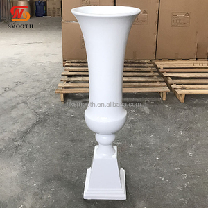 SMOOTH - Florero Alto de Fibra de Vidrio Blanco, Clásico, 1 m, Soporte Estable para Flores, Ideal para Bodas, Fiestas y Decoración del Hogar - Product Image 1