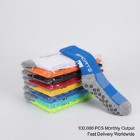 Chaussettes de football antidérapantes à rayures en gros – Chaussettes de sport montantes à bande antidérapante