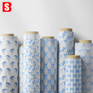 Tissu en voile de coton personnalisé Bessi avec motif de nœuds et rubans bleus imprimé numériquement 100% coton pour robes et chemisiers - Product Image 1