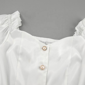 <span class=keywords><strong>Camicetta</strong></span> <span class=keywords><strong>a</strong></span> maniche lunghe in pizzo elegante da donna in stile bianco Dirndl alla moda all'uncinetto Sexy con <span class=keywords><strong>scollo</strong></span> <span class=keywords><strong>a</strong></span> <span class=keywords><strong>barca</strong></span> <span class=keywords><strong>a</strong></span> spalle scoperte - Product Image 4