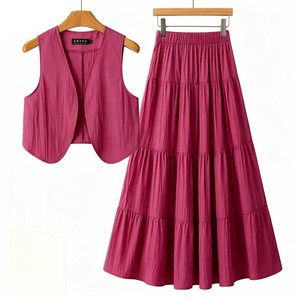 Nouvel ensemble deux pièces d'été pour <span class=keywords><strong>femme</strong></span>, imprimé tendance, jupe évasée <span class=keywords><strong>sexy</strong></span> à taille mi-haute et bretelles fines - Product Image 3