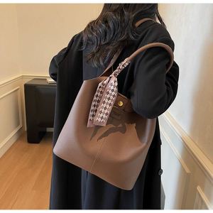Conjunto de 2 Bolsos de Mano para Mujer, Bolsos de Mano Casuales de Gran Capacidad, Bolsos de Mano de Cuero PU Impermeables para Compras y Trabajo - Product Image 4