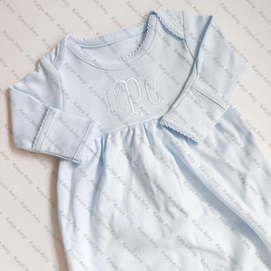 Camicia da Notte Monogrammata per Neonati Unisex con Bordo Picot, Abito da Notte per Bambini 100% Cotone, Outfit per il Ritorno a Casa - Product Image 5