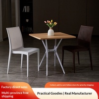 Ensemble de table et chaises de salle à manger en plastique d'extérieur pour restaurants, salons de thé, design moderne et simple, mobilier d'extérieur imperméable