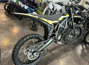 Motocicleta Eléctrica de Largo Alcance Surron Ultra Bee, Batería de 74V 55Ah, 62 Millas de Autonomía, Enduro, Alto Torque - Product Image 6