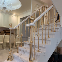 Système de rampe et de main courante d'escalier mural moderne de luxe en laiton et aluminium plaqué or, résistant à la rouille, sur mesure
