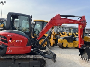 รถขุดขนาดเล็ก KX163 5.5 ตัน นำเข้าจากญี่ปุ่น รุ่นปี 2023 พร้อมเครื่องยนต์ เกียร์ ปั๊ม ดีไซน์กะทัดรัด - Product Image 5