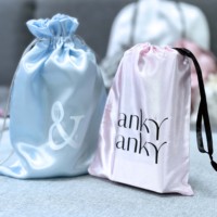 Sacs en satin miniatures en gros avec cordon de serrage, en tissu de soie lisse, avec logo personnalisé imprimé, pour emballage de bijoux et cadeaux