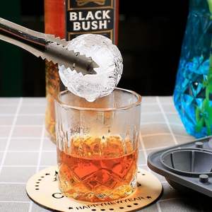 Molde de Silicona <span class=keywords><strong>para</strong></span> Cubitos de Hielo con Forma de Baloncesto 3D de 4 Cavidades con Tapa de Embudo, Fabricante de Bolas de Hielo Esféricas Grandes <span class=keywords><strong>para</strong></span> Whisky, Bourbon, Cócteles y Bebidas - Product Image 3