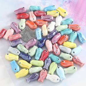 Petits poissons en plastique plaqué <span class=keywords><strong>bleu</strong></span>, vert et blanc, à faire soi-même, peuvent être transformés en bracelets, colliers, etc. - Product Image 2