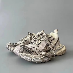 Las zapatillas de diseño retro son adecuadas tanto para hombres como para mujeres, y sus suelas gruesas las convierten en un artículo esencial para otoño e invierno. - Product Image 6