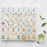 Jeu de tuiles de mahjong américain en acrylique de luxe moderne personnalisable, 160 pièces, motif fleur et colombe en strass, résistant à l'eau et durable pour