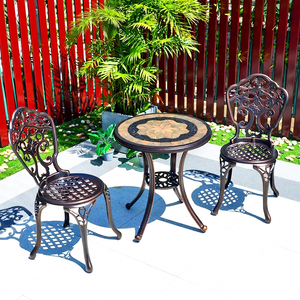 Ensemble de table et de chaises de jardin en alliage d'aluminium coulé traditionnel pour l'extérieur, avec design détachable et revêtement en poudre - Product Image 3