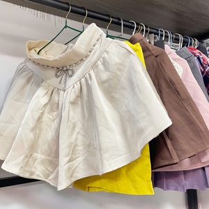 Compra al por Mayor con Descuento de Ropa Usada, Lote de 100~1000 Piezas de Falda Plisada Romántica con Estampado Floral Dulce, <span class=keywords><strong>Rosa</strong></span> y Blanca - Product Image 2