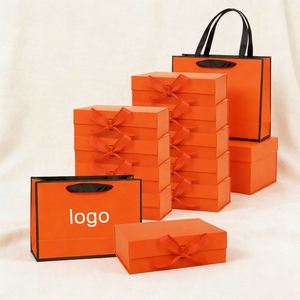 Sacs shopping en papier avec bordure contrastée, revêtement UV, personnalisables, design gratuit, directement de l'usine, robustes, idéaux pour l'emballage de cadeaux de marque - Product Image 1