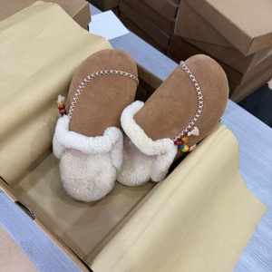 Mules UGG en daim doublées polaire à bout fermé, style ethnique avec perles colorées, chaudes pour l'hiver, chaussures décontractées à enfiler pour l'extérieur - Product Image 3