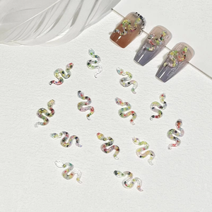 Paso Sico Meilleures ventes Breloques pour nail art DIY en résine, petites, colorées, brillantes, en forme de serpent, style punk, pour <span class=keywords><strong>Halloween</strong></span>, pour la conception de <span class=keywords><strong>manucure</strong></span> féminine - Product Image 5