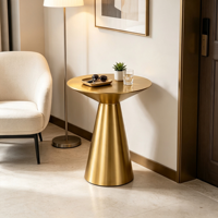 Table d'appoint, table basse, ensemble de tables en métal brossé de luxe moderne avec base conique dorée pour hôtel, salon, villa