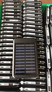 Best-seller <span class=keywords><strong>2020</strong></span>/2021 OEM LOGO slim 5000mah solar powerbank chargeurs portables golden profit electronics - Product Image 6
