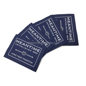 Etiquetas de Ropa Personalizadas de Alta Densidad y Calidad a Precio Económico, Etiquetas de Ropa con Pliegue Central - Product Image 2