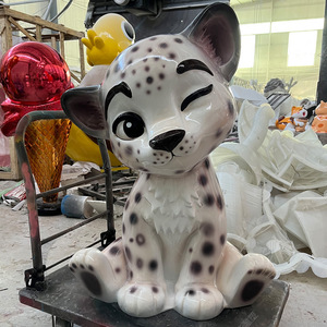 Sculpture de léopard en fibre de verre, motif animal fait main, pour extérieur, à poser au sol, décoration de maison, idéal pour un cadeau de pendaison de crémaillère - Product Image 1