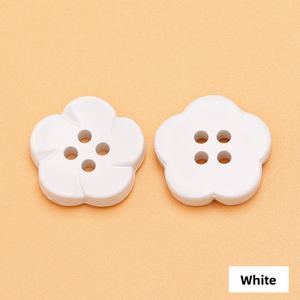 Botones de Resina Plástica Coloridos, Cosidos a Mano, con Diseño de Flor de Dibujos Animados, para Ropa de Bebé, Camisas y Chaquetas Infantiles - Product Image 6