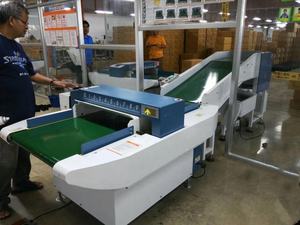 섬유 산업을 위한 부서지는 바늘 금속 탐지기를 가진 높은 정밀도 바늘 발견자 - Product Image 4