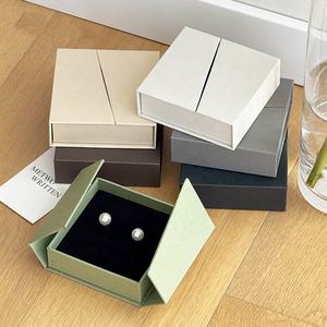 Caja de Regalo de Cartón Plegable Magnética Personalizada para Joyería, Caja de Embalaje de Papel para Pulseras, Collares, Pendientes y Anillos - Product Image 2