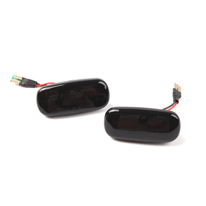 ไฟเลี้ยวข้าง LED สีเหลืองอำพันสำหรับ A3 A4 A6 C6 ระบบ Canbus ไฟเลี้ยวข้างแบบ Sequential สีเหลืองอำพันรมดำ - Product Image 2
