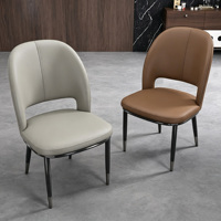 Chaise de salle à manger moderne en cuir à dossier ajouré motif griffe de chat, avec coutures verticales, pieds en métal noir, chaise d'appoint pour salle à manger et cuisine