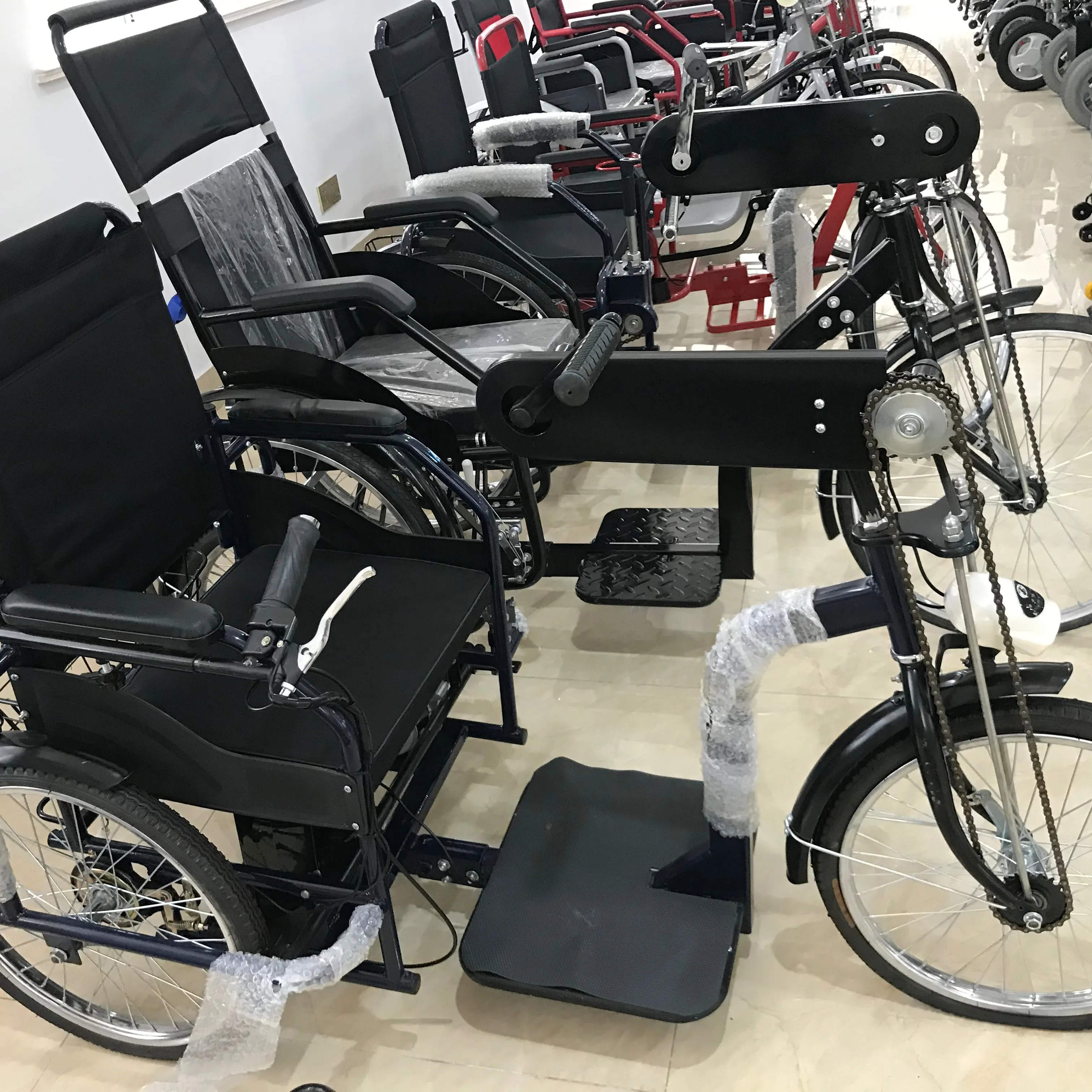 Neues Design unterschied licher Art behindertes Dreirad mit Klapp rollstuhl für Behinderte