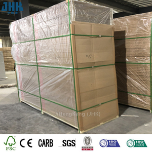 Puerta abatible de madera para casa <span class=keywords><strong>Vella</strong></span>, puertas de chapa de madera maciza de roble rojo para interiores de casas, diseños de puertas de madera, fábrica de China - Product Image 6