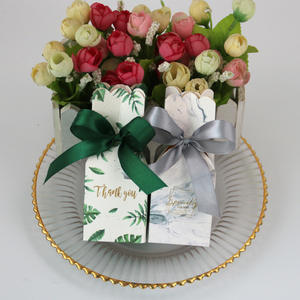 Boîte à Bonbons Hexagonale en Carton avec Logo Personnalisé et Vernis UV Vert Or Rouge Cadeau de Mariage pour Demoiselle d'Honneur avec Message de Bénédiction pour Chocolats Sucrés - Product Image 2