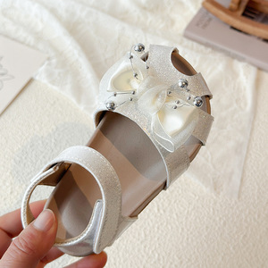 Sandales Princesse à Bout Fermé pour Enfants avec Velcro, Nouveau Style Été 2026, Nœud Mignon, Chaussures de <span class=keywords><strong>Marche</strong></span> pour Petites Filles et Bébés avec Semelle Souple en TPR - Product Image 4