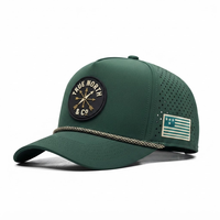 Casquette de baseball sportive d'extérieur à 5 panneaux, verte, perforée au laser, avec patch en caoutchouc personnalisé, visière incurvée et fermeture snapback