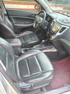 Vehículo Utilitario Deportivo (SUV) Plateado Usado de 5 Puertas, Compacto, Todoterreno, para Conducción Diaria - Product Image 5