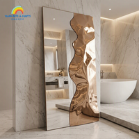 Sculpture d'art moderne, élégance contemporaine, miroir décoratif en métal pour l'intérieur, décoration murale haut de gamme pour villa, salle de bain