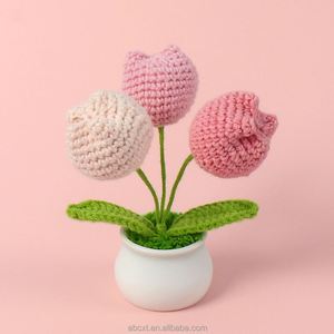 Maceta de Tulipanes Tejida a Crochet, Mini Planta Artificial en Maceta, Decoración Perfecta para el Hogar, Regalo - Product Image 3