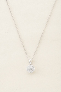 قلادات بحلقات من الألماس الطبيعي مصنوعة من الذهب الأبيض عيار 18 قيراط بتصميم مربع/دائري/سداسي مع هالة من الألماس للنساء - Product Image 5