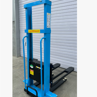 Chariot élévateur électrique autoporteur avec télécommande, léger et mobile, adapté aux camions de type fourgonnette