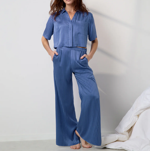 Pyjamas de luxe pour femmes, ensemble 2 pièces, ensemble de vêtements de détente en soie satinée, vêtements de nuit pour femmes, pyjamas en satin pour femmes - Product Image 1