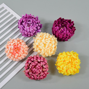 Flores de Crisantemo Artificiales Dongchen Crafts de 12 cm, de Tela de Seda, Grandes y en Capas, para Decoración de Bodas, Hogar y Fotografía - Product Image 1