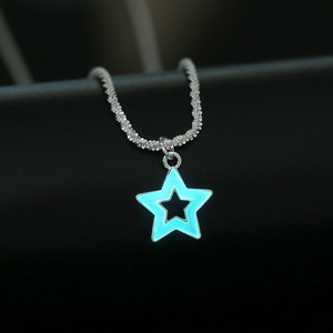 Collar con Colgante <span class=keywords><strong>de</strong></span> Estrella Luminosa Plateada Aisaiti con Cadena <span class=keywords><strong>Figaro</strong></span>, Microincrustaciones que Brillan en la Oscuridad, Doble Capa, Estilo Y2K, Joyería Brillante para Mujer - Product Image 2