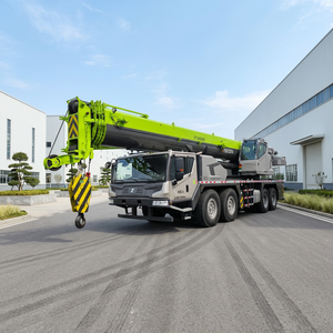 <span class=keywords><strong>Grue</strong></span> télescopique montée sur <span class=keywords><strong>camion</strong></span> de 80 <span class=keywords><strong>tonnes</strong></span>, d'<span class=keywords><strong>occasion</strong></span>, spécialisée pour l'entretien des usines chimiques et le levage d'équipements - Product Image 1