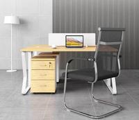 Chaise de bureau visiteur cantilever en maille respirante avec base chromée et accoudoirs fixes, idéale pour les salles de conférence, les bureaux d'attente et le télétravail